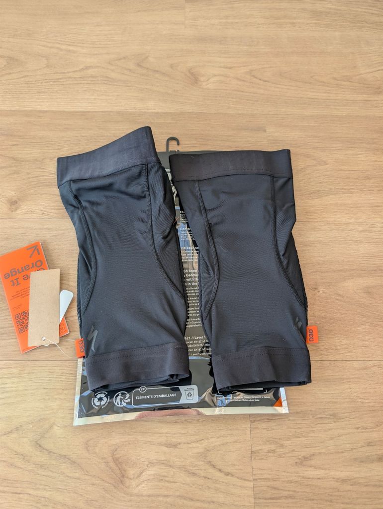 Brugt Specialized Traction D30 Knee Pads 2026 bike — billede 3 af 4