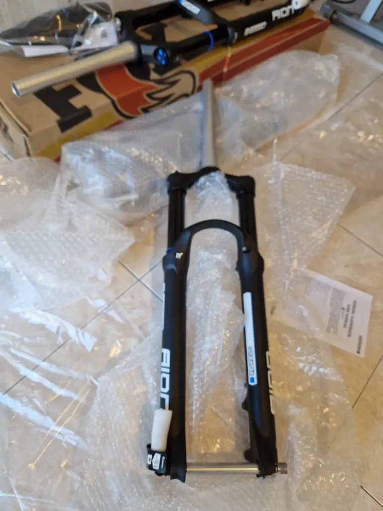 Brugt Sr Suntour AION35 Fork 2026 bike — billede 21 af 21