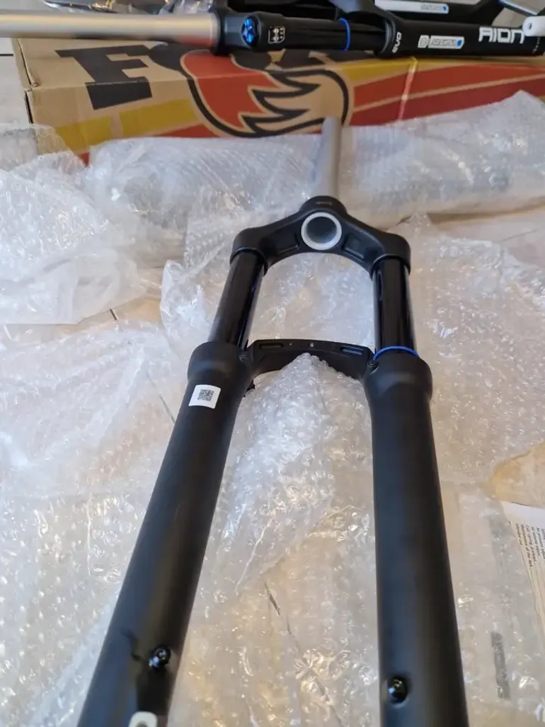 Brugt Sr Suntour AION35 Fork 2026 bike — billede 11 af 21