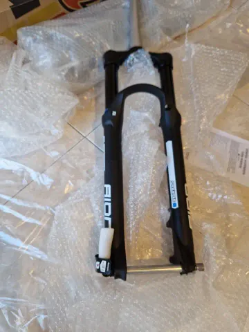 Używany Sr Suntour AION35 Fork 2026 bike — zdjęcie 2 z 21