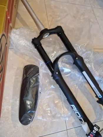 Brugt Sr Suntour AION35 Fork 2026 bike — billede 17 af 21