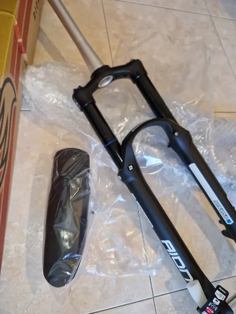 Brugt Sr Suntour AION35 Fork 2026 bike — billede 17 af 21