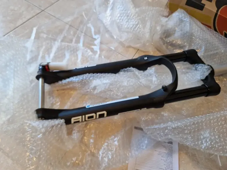 Brugt Sr Suntour AION35 Fork 2026 bike — billede 4 af 21