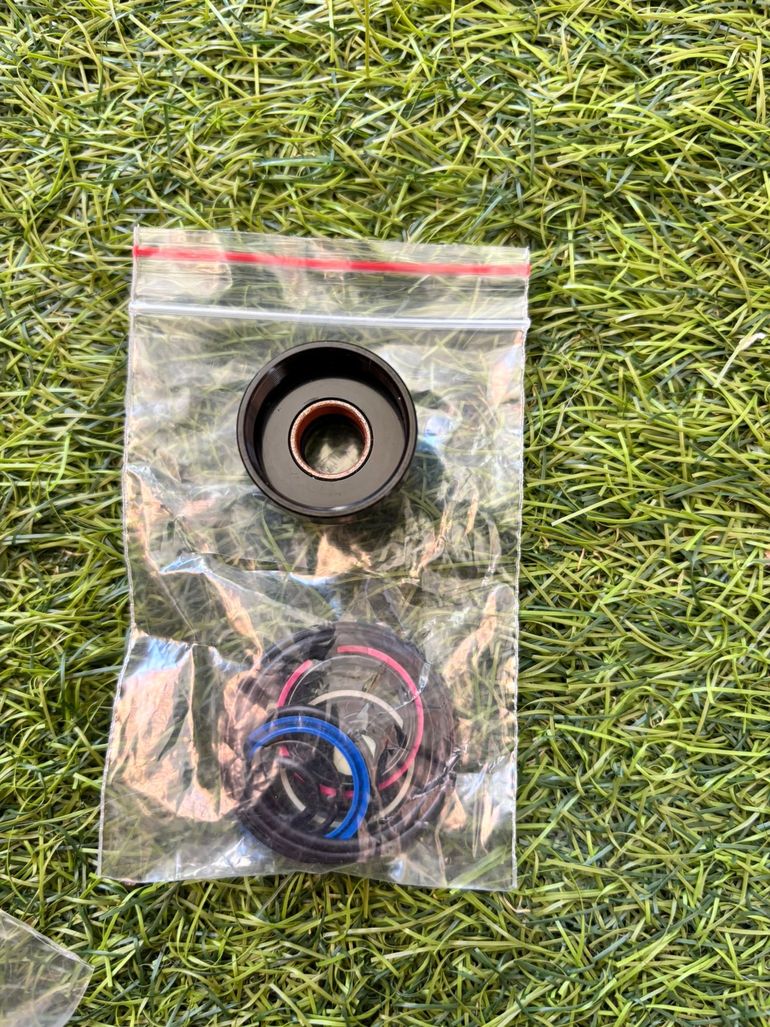 Brugt Fox GRIP Cartridge Kit bike — billede 2 af 3