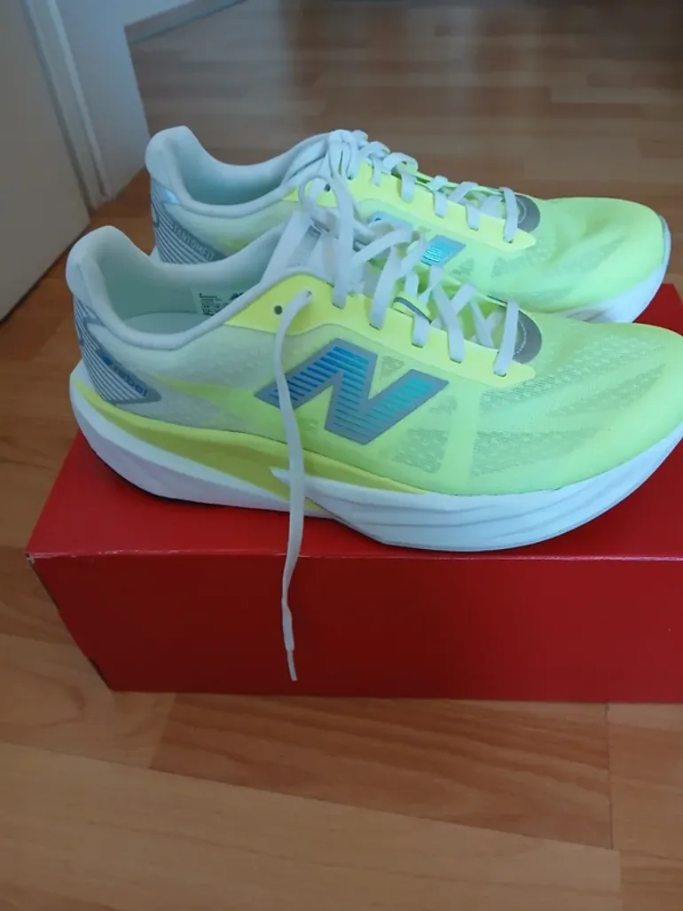 Brugt New Balance Fuelcell Rebel V5 bike — billede 3 af 7