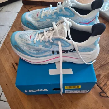 Hoka Clifton 10 bike usato — immagine 3 di 4