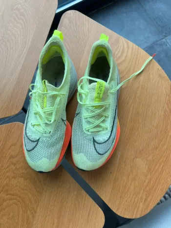 Used Nike Air Zoom Alphafly Next% 2 bike — image 4 of 4