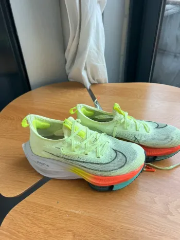 Used Nike Air Zoom Alphafly Next% 2 bike — image 2 of 4