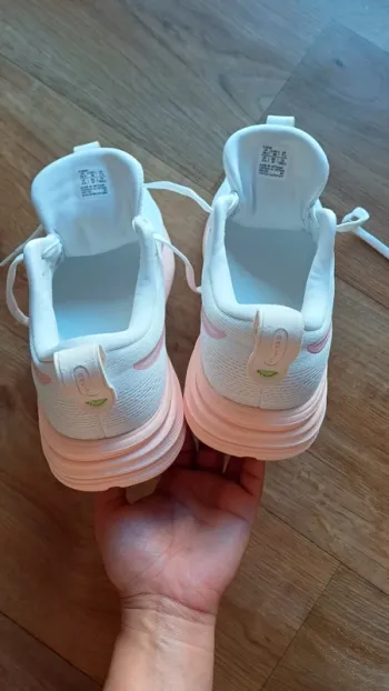 Tweedehands On Running Shoes bike — afbeelding 2 van 5