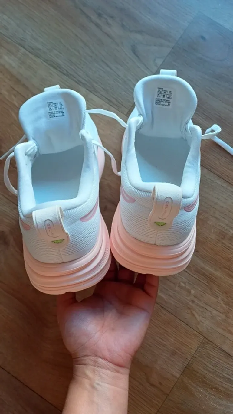 Tweedehands On Running Shoes bike — afbeelding 2 van 5