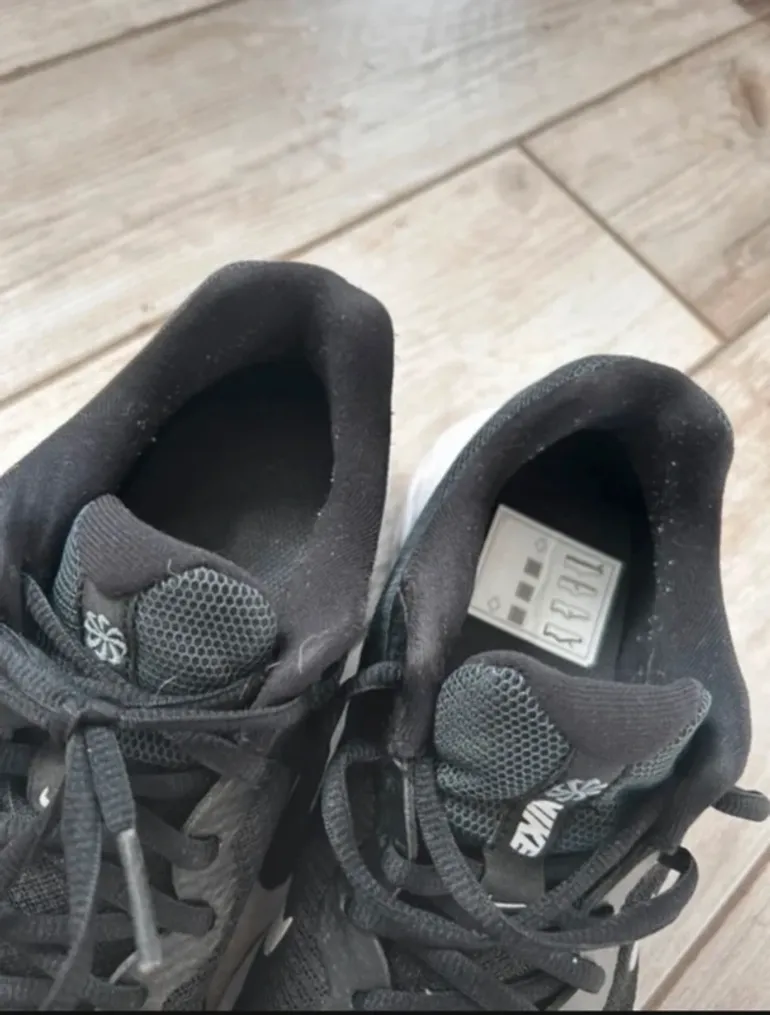 Tweedehands Nike Running Shoes bike — afbeelding 7 van 10