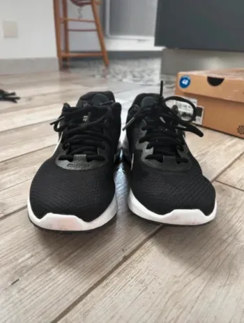 Tweedehands Nike Running Shoes bike — afbeelding 2 van 10