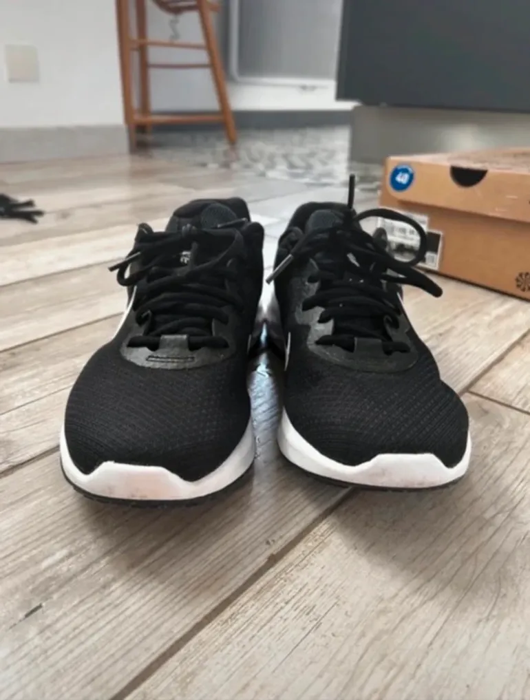 Tweedehands Nike Running Shoes bike — afbeelding 2 van 10