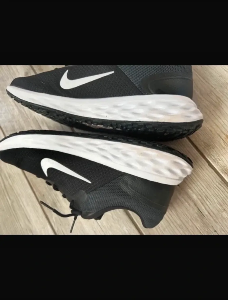 Tweedehands Nike Running Shoes bike — afbeelding 9 van 10