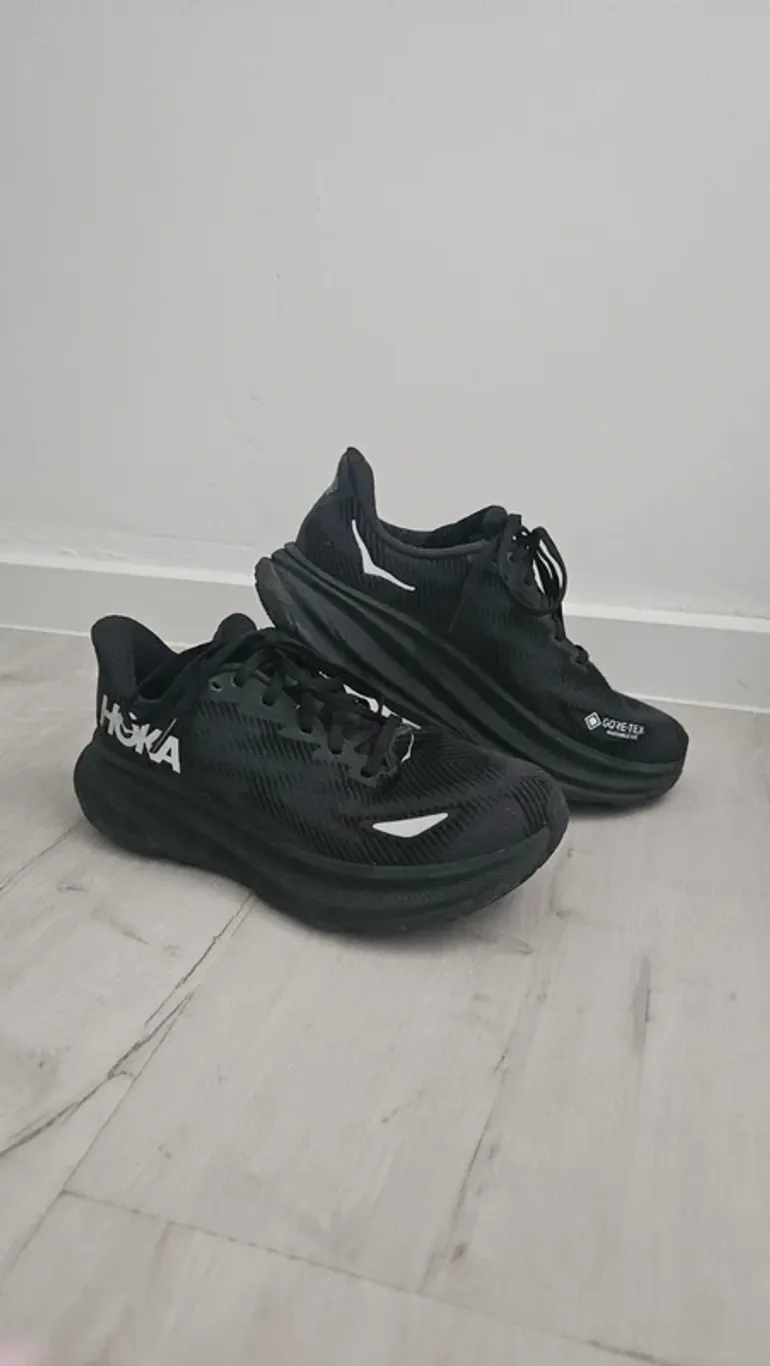 Used Hoka Clifton 9 GTX bike — image 4 of 7