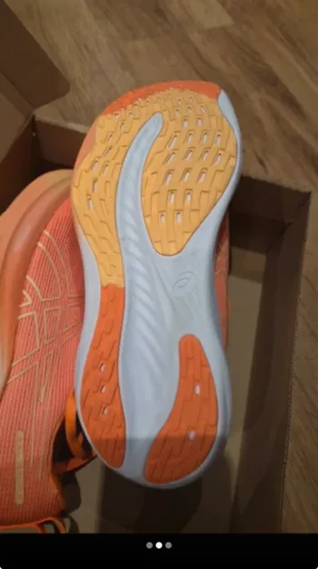 Used Asics Running Shoes bike — image 2 of 3