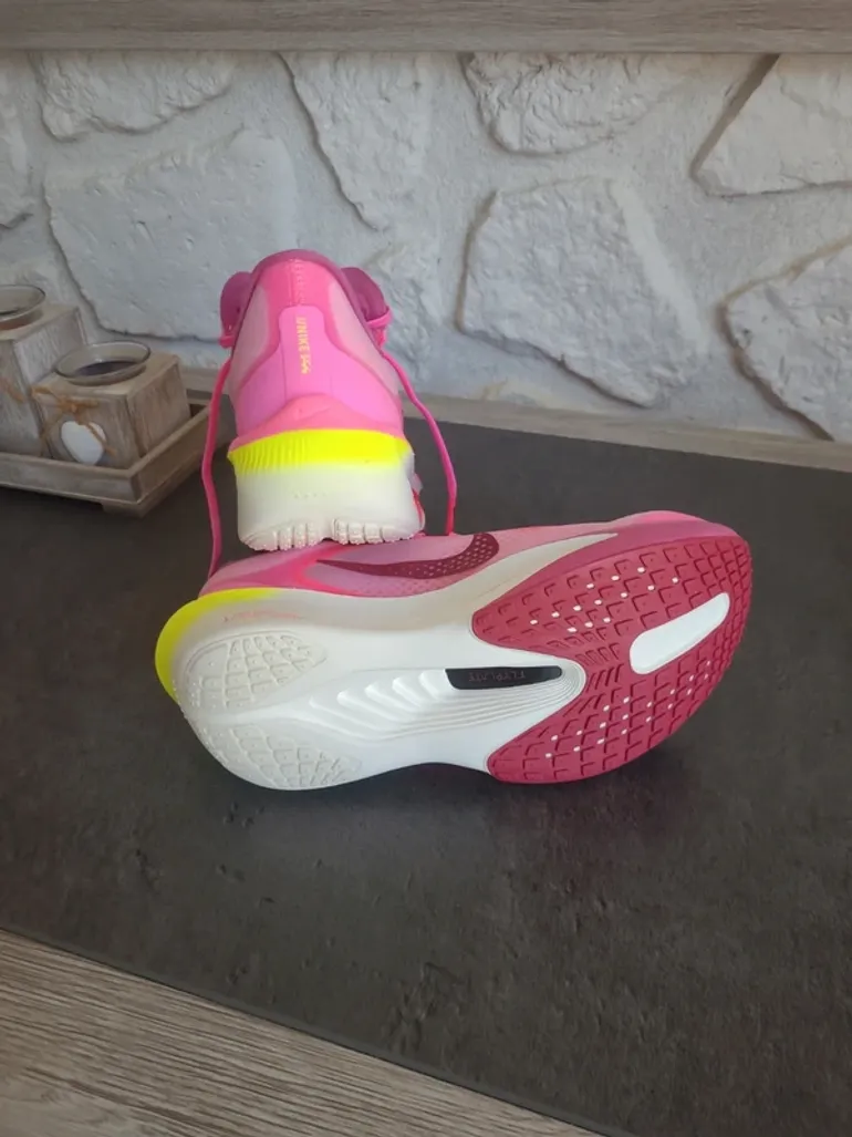 Used Nike Zoom Fly 6 bike — image 3 of 4