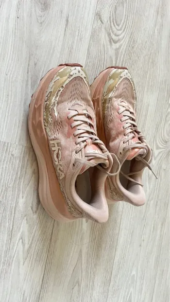 Used Rose Hoka bike — image 2 of 4