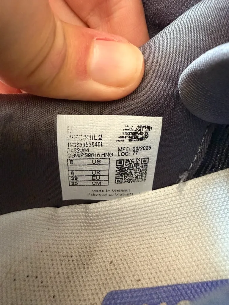 Used New Balance FuelCell Rebel V4 bike — image 10 of 10