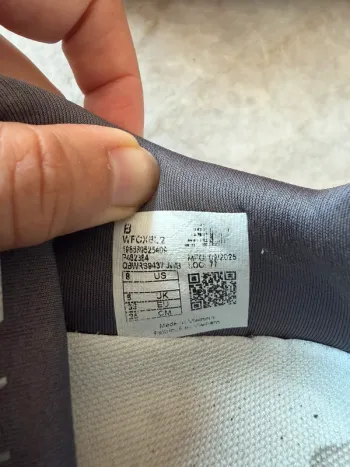 Used New Balance FuelCell Rebel V4 bike — image 9 of 10