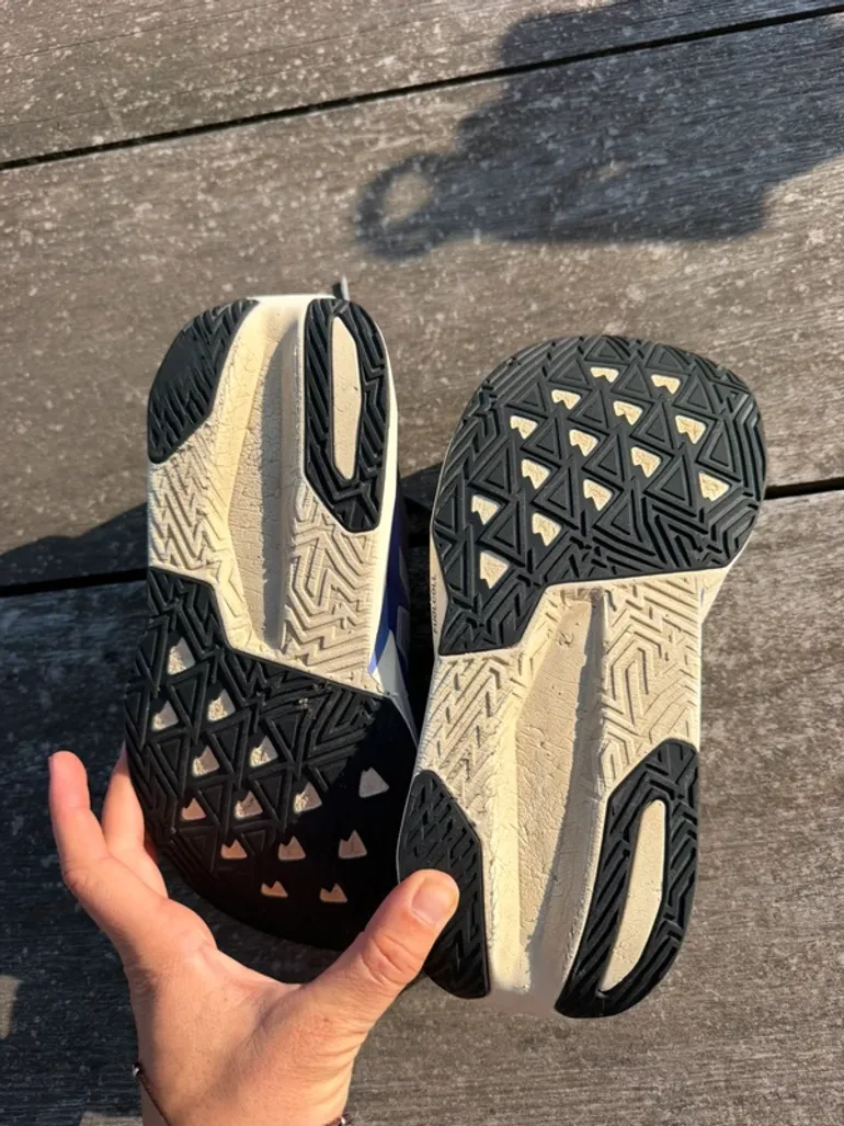 Used New Balance FuelCell Rebel V4 bike — image 6 of 10