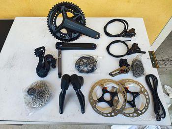 Brugt Shimano Ultegra R8100 12v Di2 disk 2026 Groupset