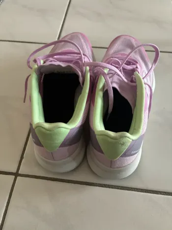 Used Adidas Chaussures de courses bike — image 2 of 7