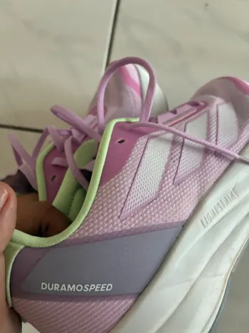 Used Adidas Chaussures de courses bike — image 3 of 7