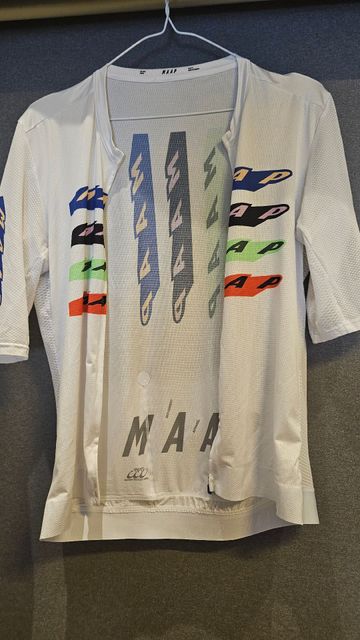 Brugt MAAP Evade Pro Air Jersey 3.0 2026 bike — billede 12 af 13