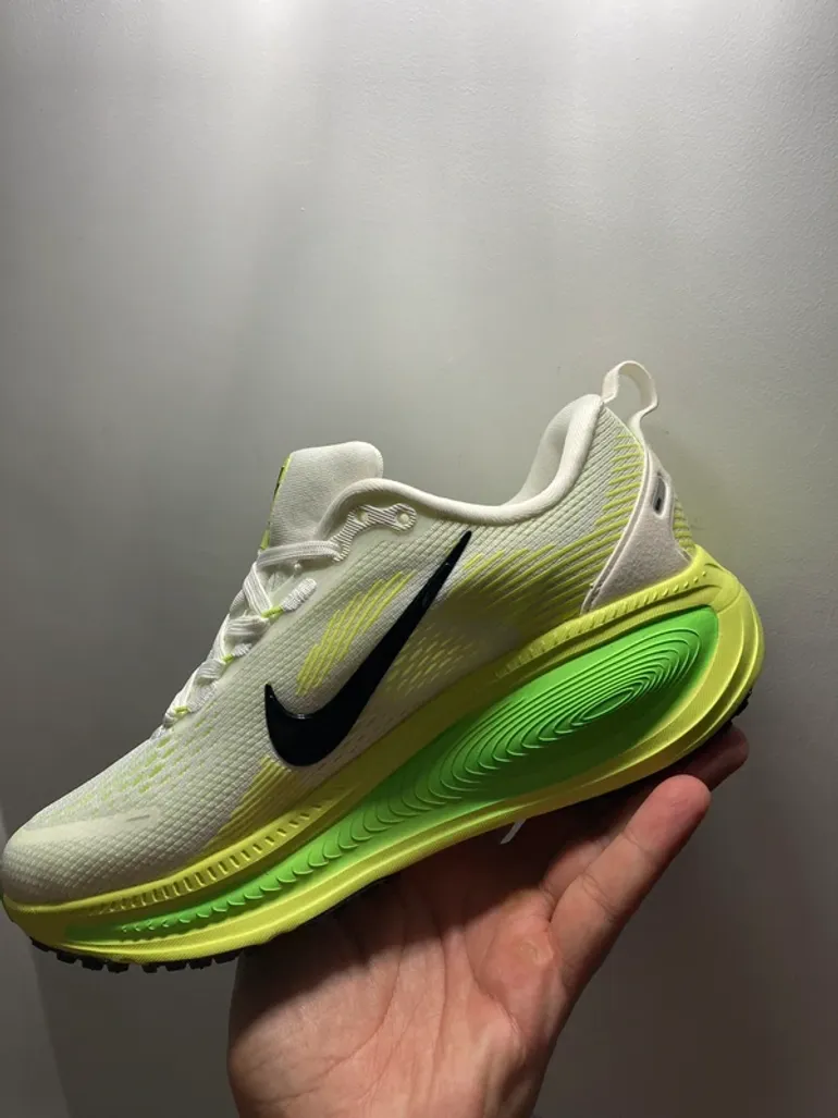 Used Nike Vomero 18 bike — image 5 of 8