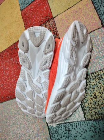 Used Hoka Clifton bike — image 2 of 12