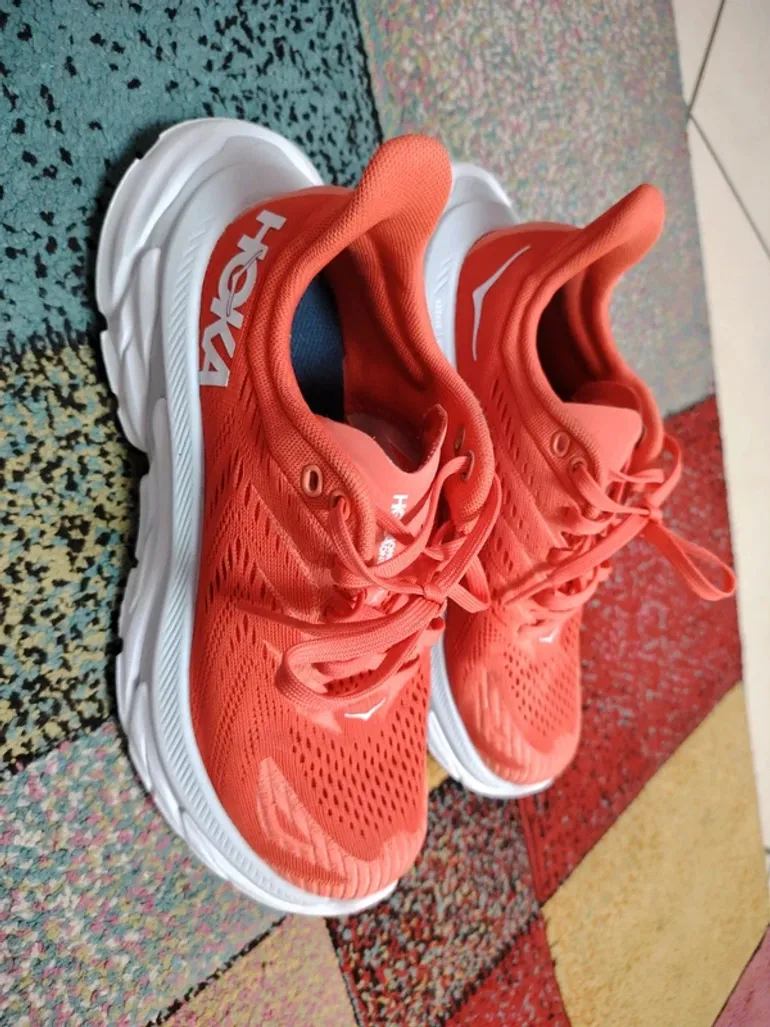 Used Hoka Clifton bike — image 9 of 12
