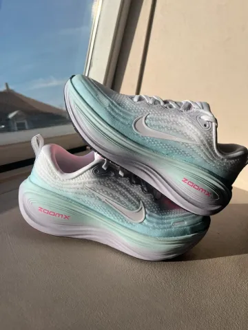 Used Nike Vomero Plus Running Shoes