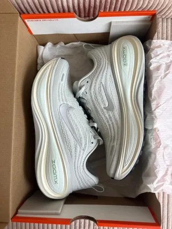 Tweedehands Nike Vomero Plus Running Shoes