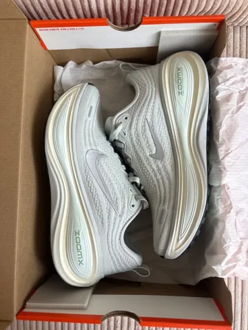 Used Nike Vomero Plus Running Shoes