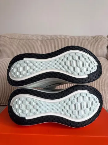 Used Nike Vomero Plus bike — image 4 of 6