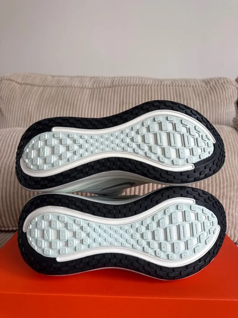 Used Nike Vomero Plus bike — image 4 of 6