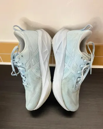 Used Asics Novablast 5 bike — image 4 of 13