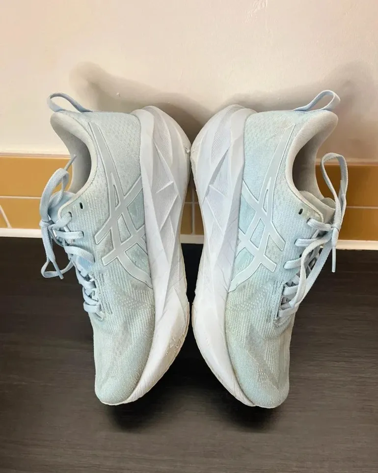 Used Asics Novablast 5 bike — image 4 of 13