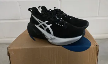 Używany Asics Novablast 5 Running Shoes