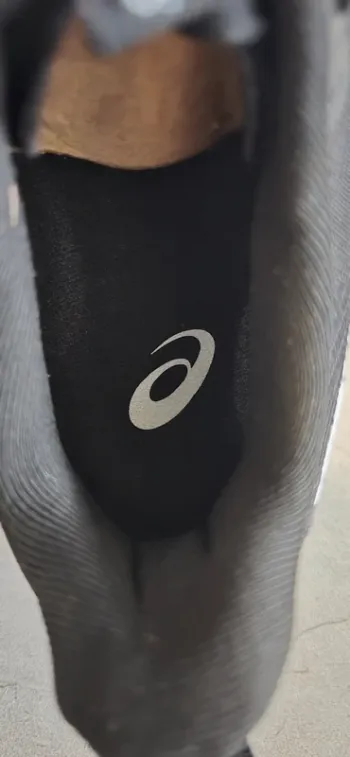 Použité Asics Novablast 5 bike — obrázek 6 z 7