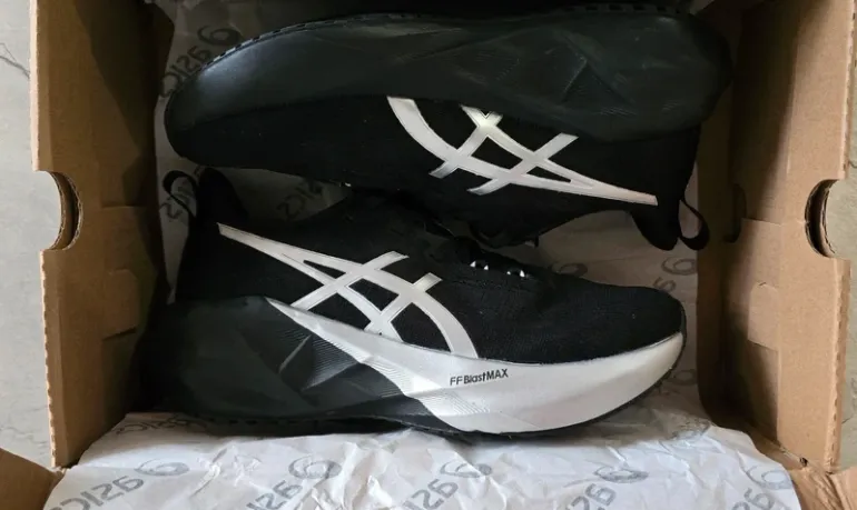 Použité Asics Novablast 5 bike — obrázek 5 z 7