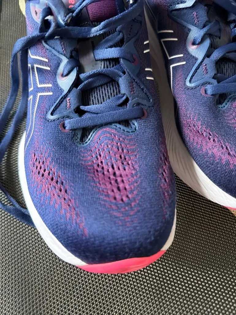 Used Asics pure gel bike — image 2 of 6
