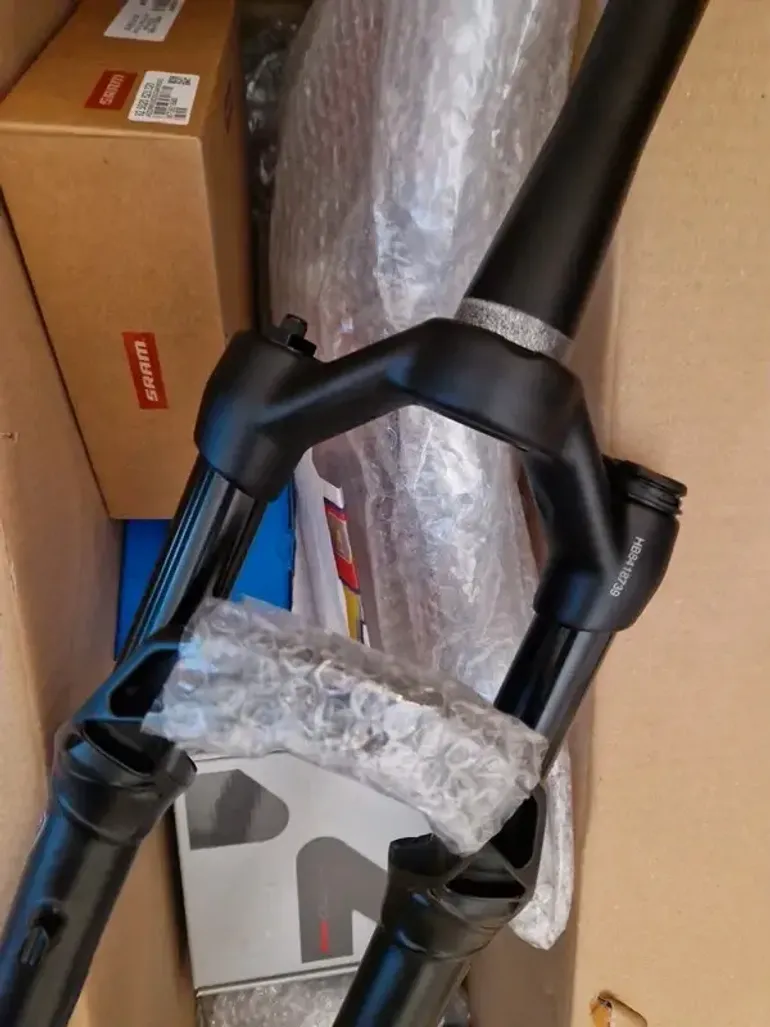 Used Manitou Markhor Boost 2026 bike — image 11 of 17