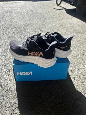 Used Hoka Clifton 10 Running Shoes