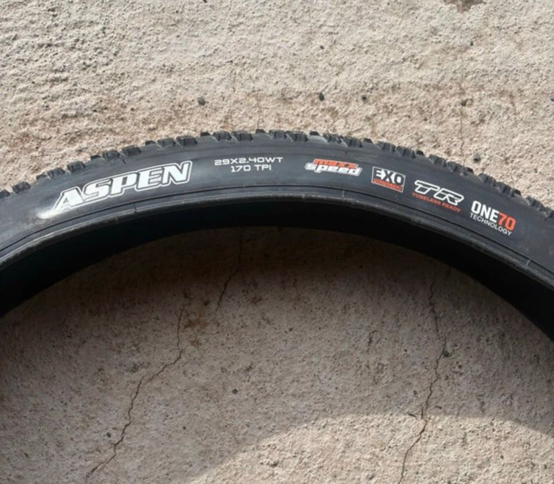 Maxxis Aspen Tyres & Tubes d'occasion