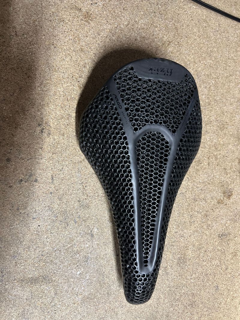 Fizik Vento Argo R1 Adaptive 2025 Saddles & Seatposts de segunda mano