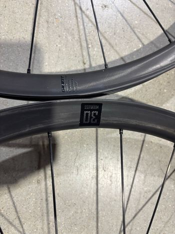 Brugt Giant Carbono MTB Wheels 2026 bike — billede 3 af 6