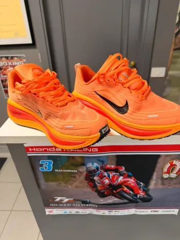 Brugt Nike Vomero 18 Plus Running Shoes