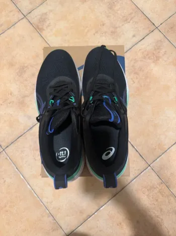 Used Asics Running Shoes bike — image 2 of 4